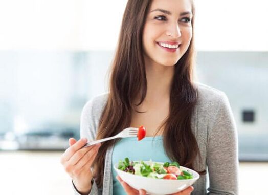 Debe seguir hábitos alimentarios saludables.